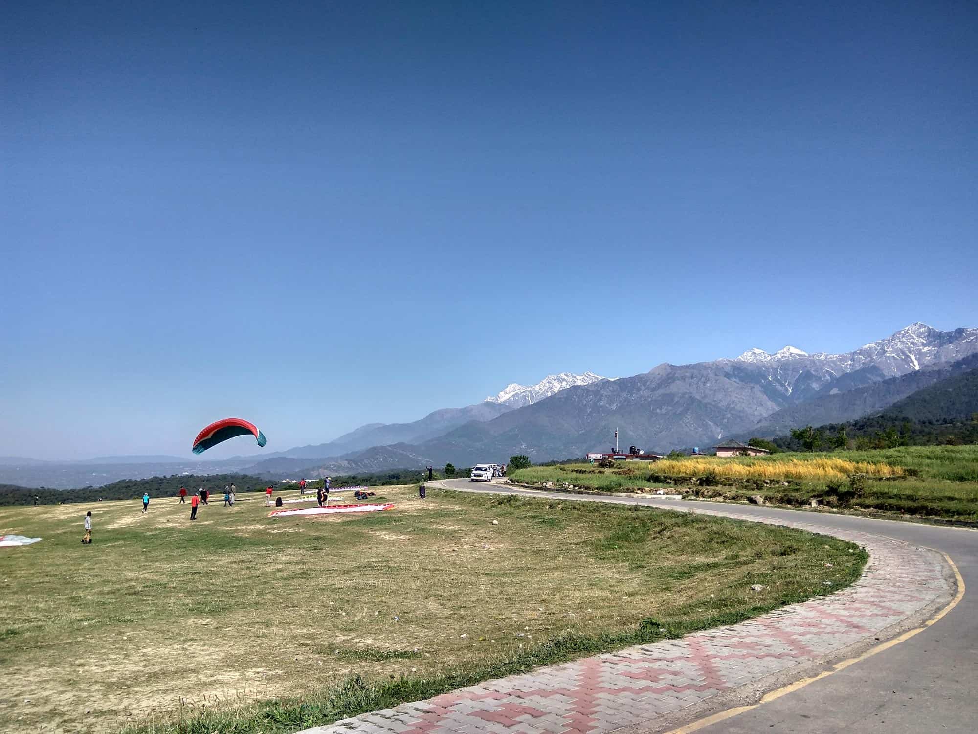 Bigfoottraveller.com｜印度比爾｜滑翔傘初體驗，給自己的畢業禮物