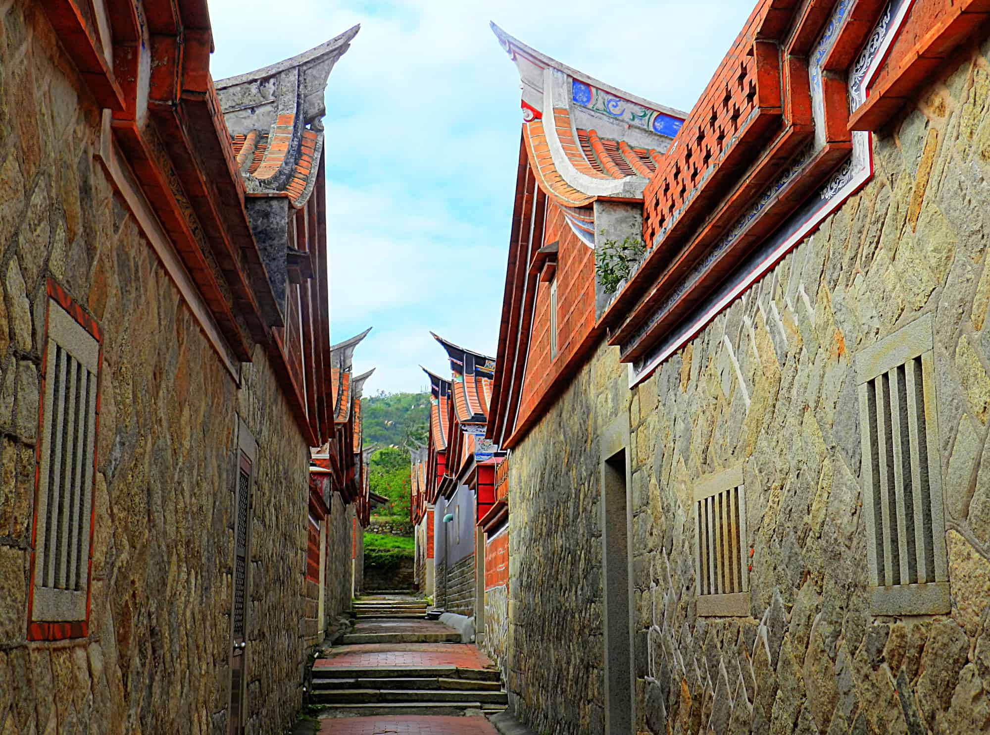 Bigfoottraveller.com|台灣金門|聽他訴說躲炮彈的童年