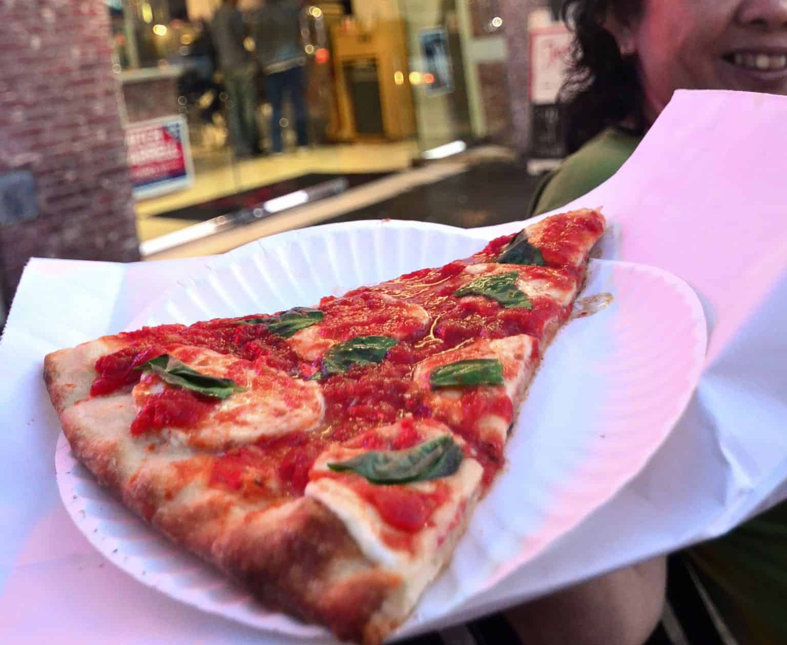 来到好莱坞星光大道，无意中发现了这家超好吃的比萨。
