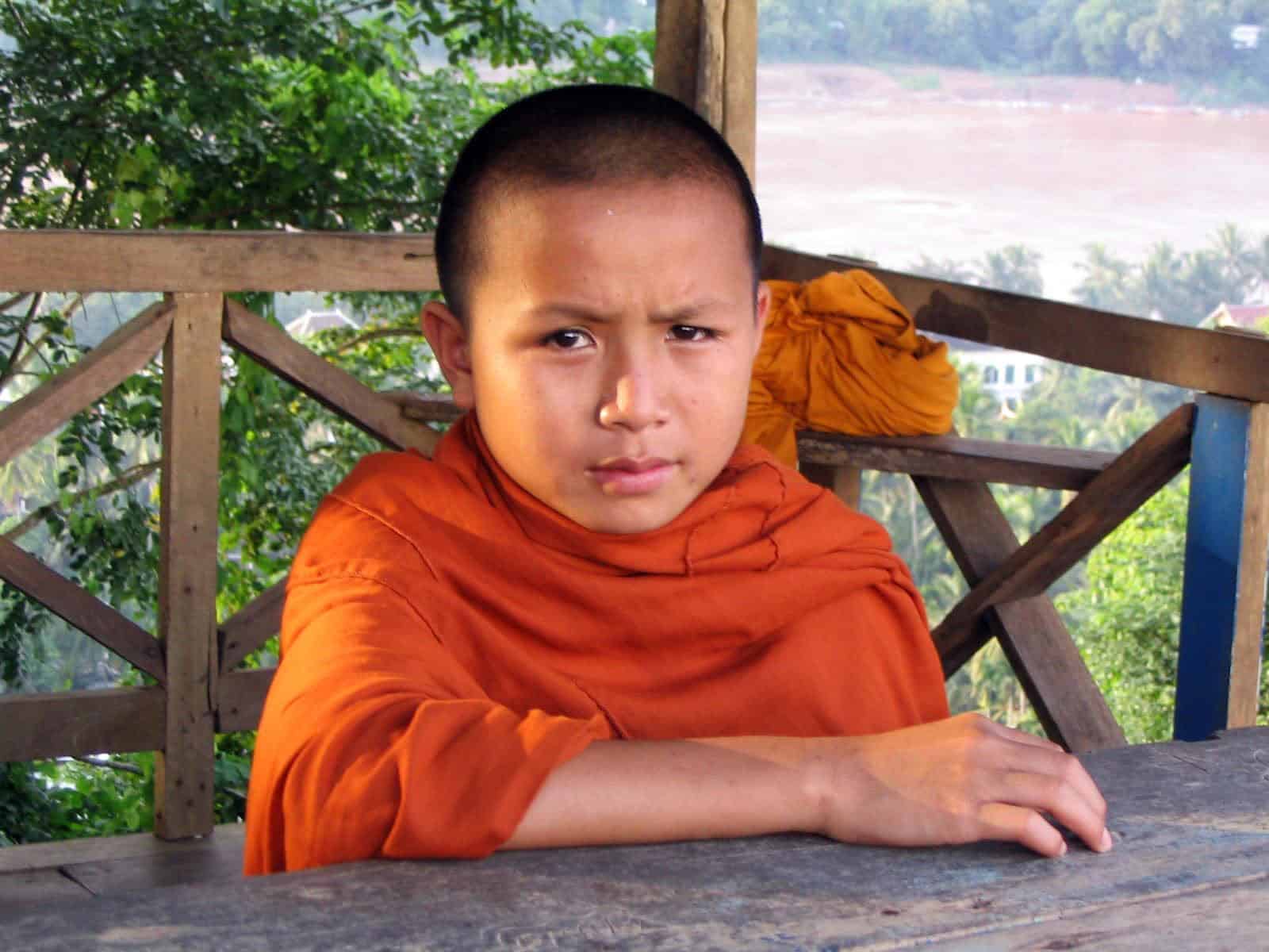 吴韦材在老挝遇到的小和尚。