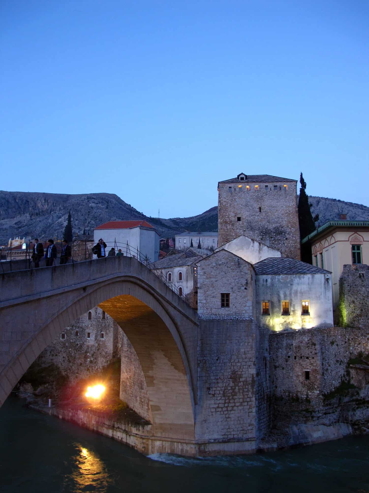 Bigfoottraveller.com l 波黑莫斯塔尔（Mostar），战争的痕迹依然清晰可见